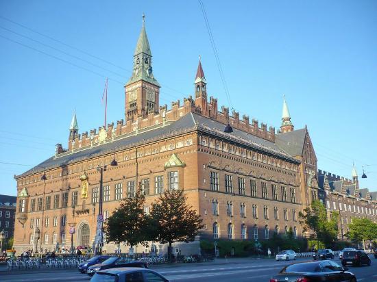 Belediye Sarayı Meydanı